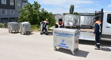 İnönü'de çöp konteynırları yenileniyor