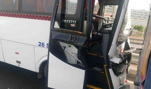 İşçi servisi tıra çarptı, 8 kişi yaralandı