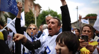 İstanbul'da bir öğretmenin öldürülmesi Bursa'da protesto edildi