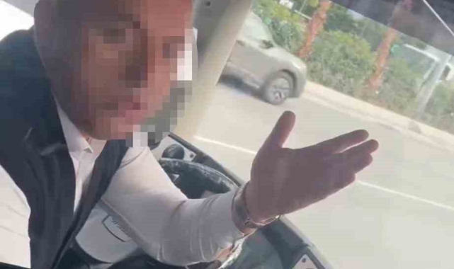 İstanbul'da otobüste "neden arka kapıdan bindin" tartışması kamerada: "Arkadan alanlar özürlü o zaman"