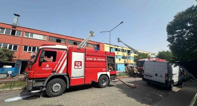 İSTEKS Sanayi Sitesi'nde 3 katlı iş yerinde çıkan yangın paniğe neden oldu