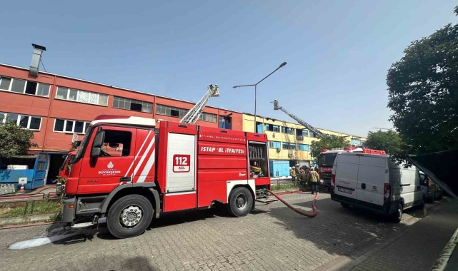 İSTEKS Sanayi Sitesi'nde 3 katlı iş yerinde çıkan yangın paniğe neden oldu