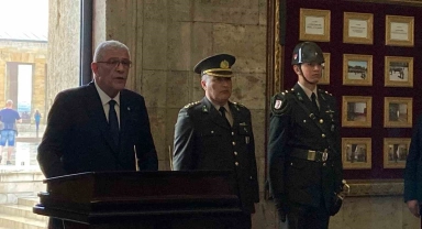 İYİ Parti lideri Dervişoğlu'ndan Anıtkabir'e ziyaret