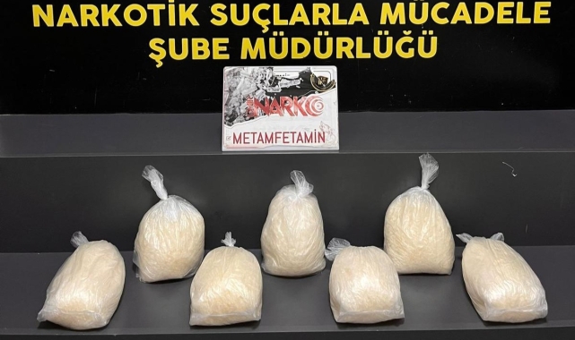 İzmir'de 7 kilo metamfetamin ele geçirildi