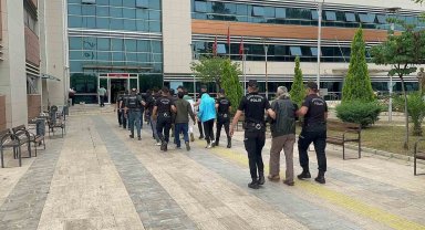 İzmir'deki helikopter destekli operasyonda 45 zehir taciri tutuklandı