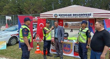 Jandarma trafik ekipleri vatandaşları bilgilendirdi