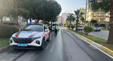 Jandarmadan 16 araca trafikten men cezası