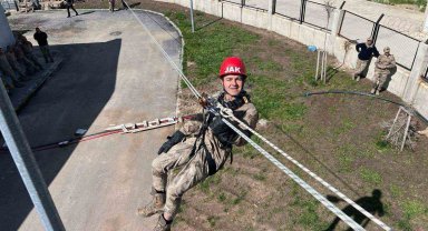 Jandarmadan uygulamalı deprem eğitimi