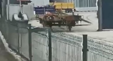 Kaçan vagon liman kapılarını patlattı: O anlar kamerada