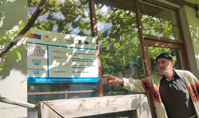 Kafeye giren hırsızlar meşrubat içip eğlendi