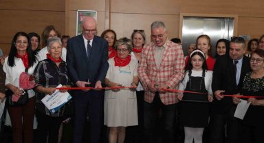 Kağıt Rölyef Atölyesi kursiyerleri yıl boyunca yaptıkları tabloları sergiliyor