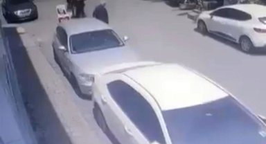Kağıthane'de çarptığı aracın arka camından içeriye giren motosikletlinin yeni görüntüsü ortaya çıktı