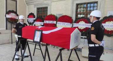 Kalbine yenilen polis memuruna son veda