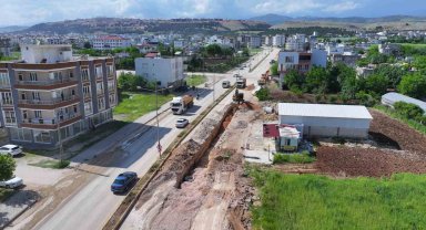 Kanalizasyon ve yağmur suyu menfez çalışmaları sürüyor