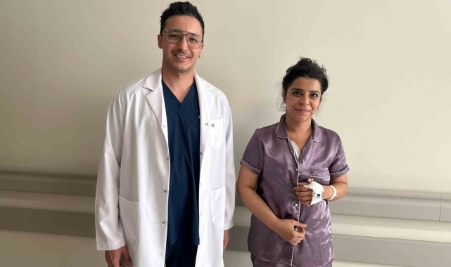 Kanserden kaybettiği göğsü karın dokusuyla onarıldı