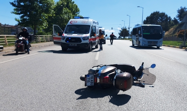 Karabük'te devrilen motosikletteki 2 kişi yaralandı