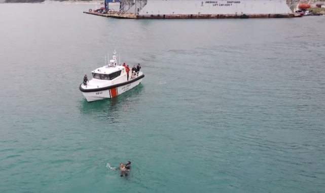 Karadeniz'de hasta kurtarma tatbikatı nefes kesti