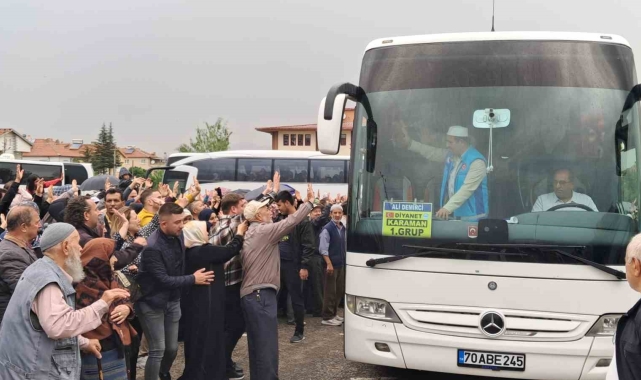 Karaman'dan ilk hac kafilesi dualarla uğurlandı