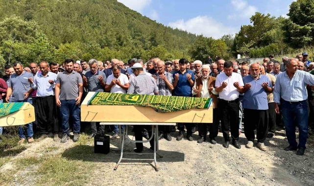 Kardeşi tarafından öldürülen kadın ve kocası toprağa verildi