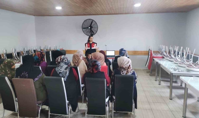 Kars'ta annelere uyuşturucu eğitimi