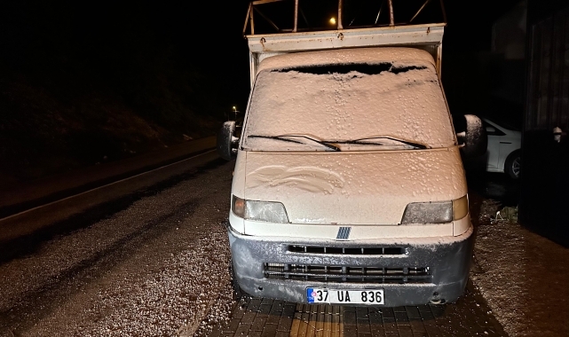 Kastamonu'nun yüksek kesimlerine kar yağdı