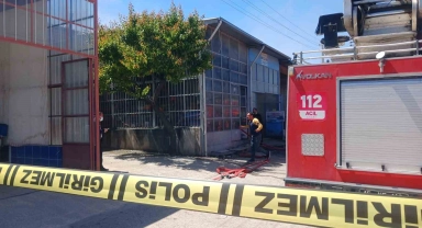 Kaynak makinesinden çıkan yangında oto yedek parça dükkanında maddi hasar oluştu