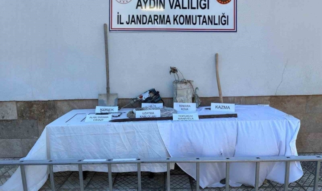 Kazdıkları çukurda yakalandılar