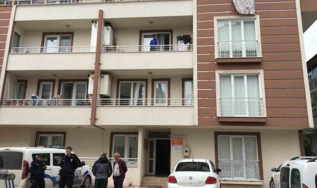 Kendisinden haber alınmayan kadın evde ölü bulundu