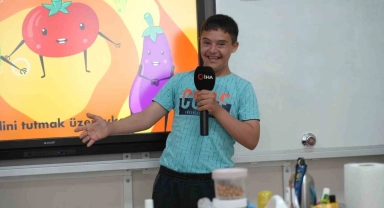 Kilis'te özel öğrenciler sebze fidelerini toprakla buluşturdu