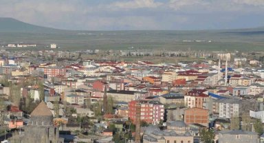 Kiraların el yaktığı Kars'ta 230 konut satıldı