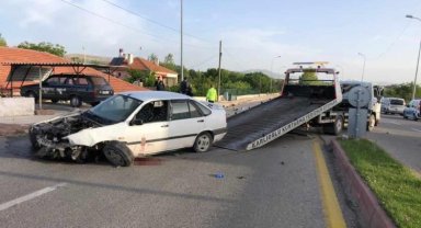Kırşehir'de otomobil istinat duvarına çarptı: 1 ölü
