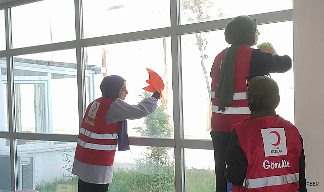 KIZILAY GÖNÜLLÜLERİNDEN ÖRNEK DAVRANIŞ!