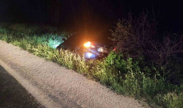 Kontrolden çıkan otomobil toprak alana savruldu; 1 kişi yaralandı