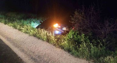 Kontrolden çıkan otomobil toprak alana savruldu; 1 kişi yaralandı