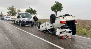 Konya'da otomobil takla attı: 3 yaralı