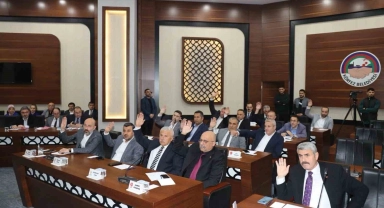 Körfez Belediye Meclisinde koltuk gerginliği
