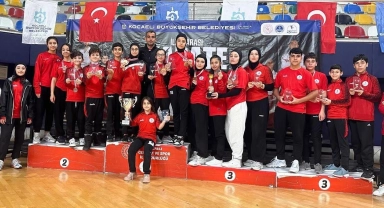 Körfezli karateciler madalyaları topladı