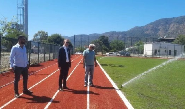 Köyceğiz'de çim yüzeyli futbol sahası yapımında sona yaklaşıldı