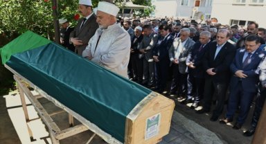 KTÜ Rektörü Prof. Dr. Çuvalcı'nın annesi son yolculuğuna uğurlandı