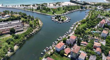 Küçükçekmece tekne mezarlığına döndü