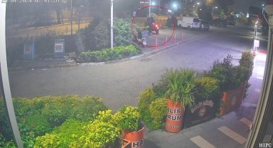 Küçükçekmece'de hırsızlar saniyeler içinde motosikletin kilidini kırıp çaldı