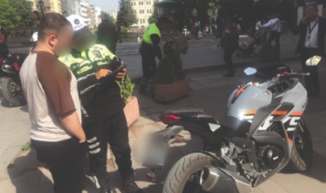 Kuralları ihlal eden 100 motosiklet ve motorlu bisiklet sürücüsüne ceza kesildi