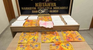 Kütahya'da çöp poşetinde 45 bin 71 kullanımlık kâğıda emdirilmiş bonzai ele geçirildi