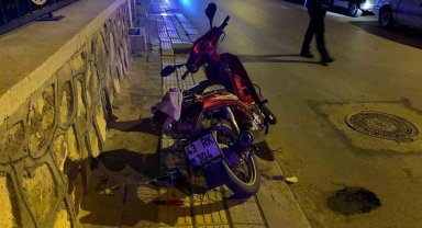 Kütahya'da motosiklet ile ticari araç çarpıştı: 1 yaralı