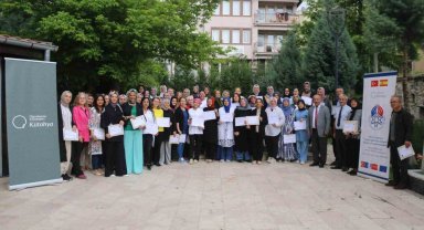 Kütahya'da Olgunlaşma Enstitüsü personeline başarı ve teşekkür belgesi