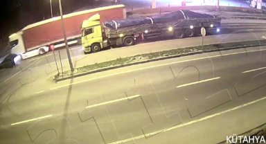 Kütahya'da trafik kazaları saniye saniye kameraya yansıdı