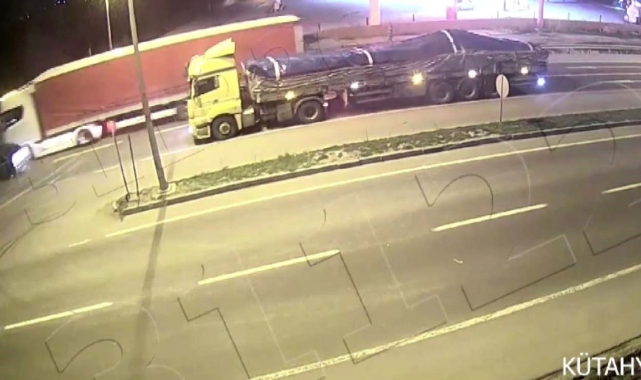 Kütahya'da trafik kazaları saniye saniye kameraya yansıdı