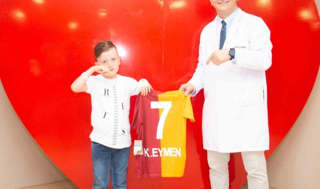 Lenfoma hastası Eymen Çakmak, Galatasaray forması hayaline kavuştu