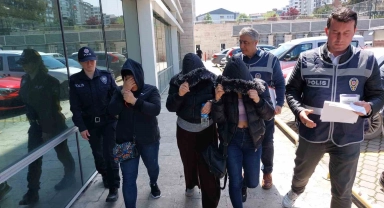 Mağazadan giyim eşyası ve takı çalan 3 kız kardeş yakalandı
