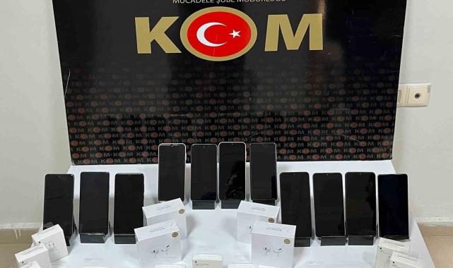 Malatya'da 11 adet kaçak cep telefonu ele geçirildi